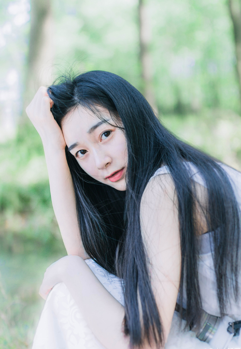 生命如横越的大海，我们相聚在一这条小船上。死时，我们便到了岸，各去各的世界。